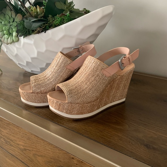 Dolce Vita Shoes - Dolce Vita natural wedge!
